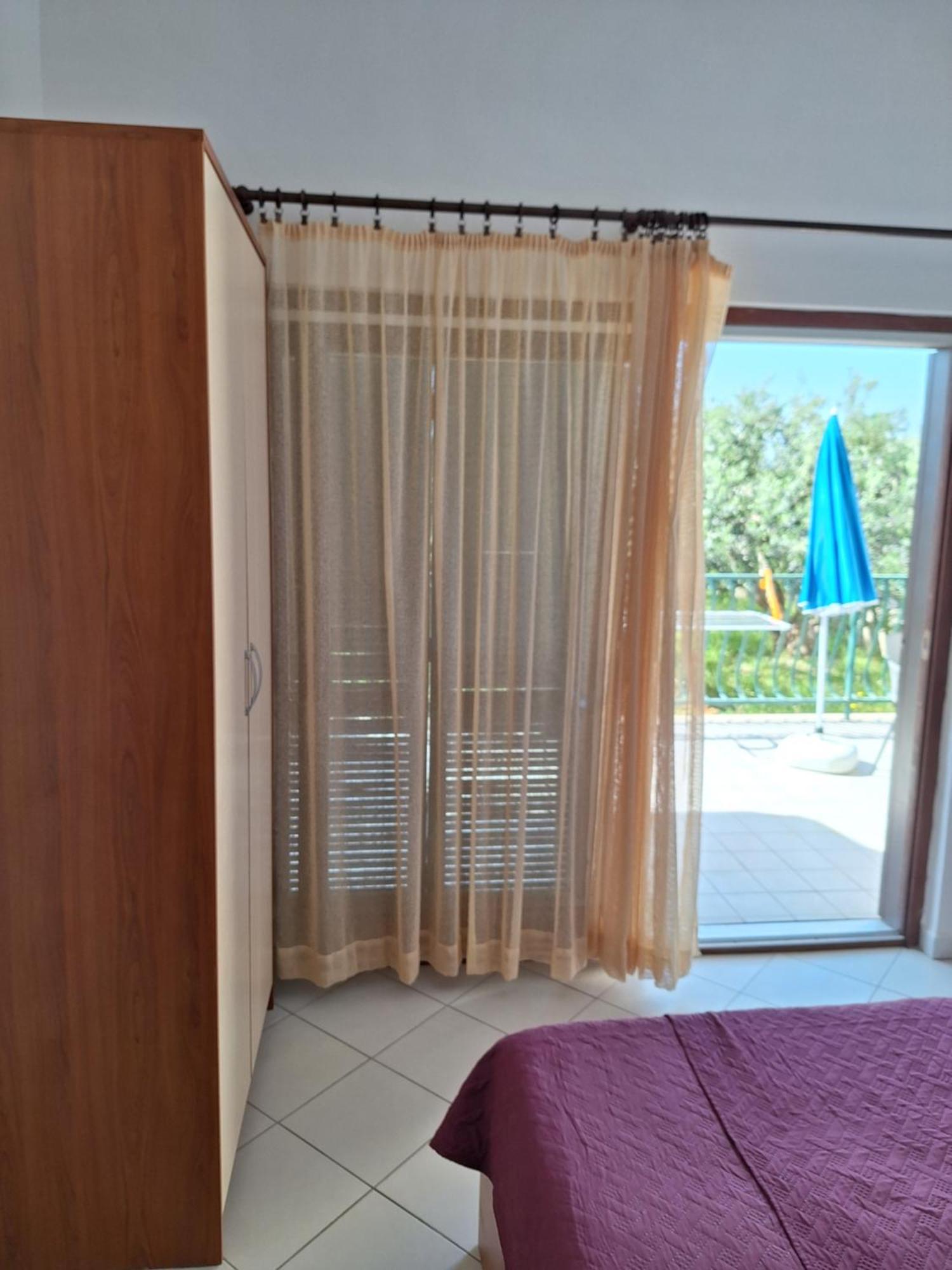 Ante Apartments Duće الغرفة الصورة