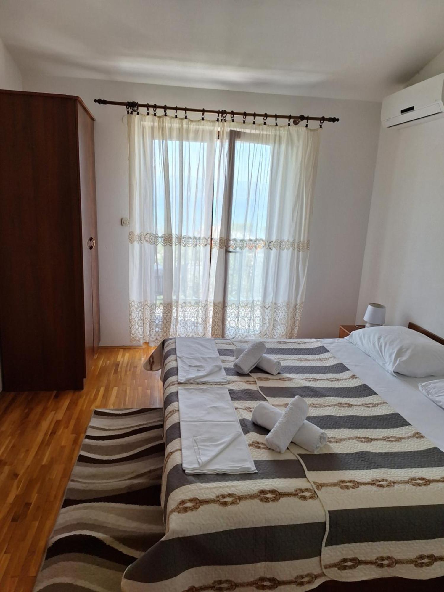 Ante Apartments Duće الغرفة الصورة