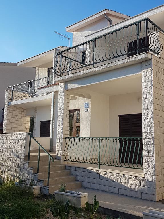 Ante Apartments Duće المظهر الخارجي الصورة
